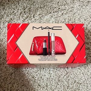 MAC Cosmetics Trending Tomorrow Lip Trio with cosmetic bag